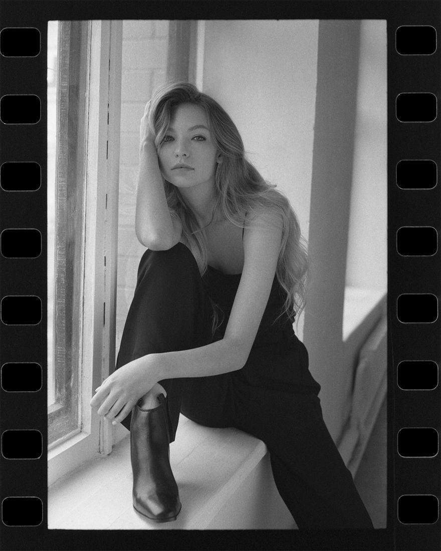 ARIADNA KRYLOVA. ПОРТРЕТ. Без названия