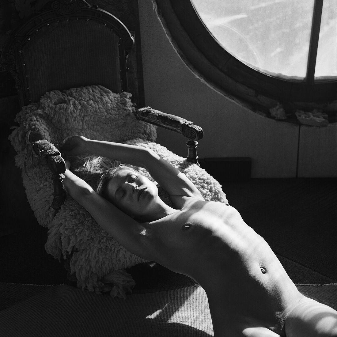 ARIADNA KRYLOVA. ПОРТРЕТ. Без названия